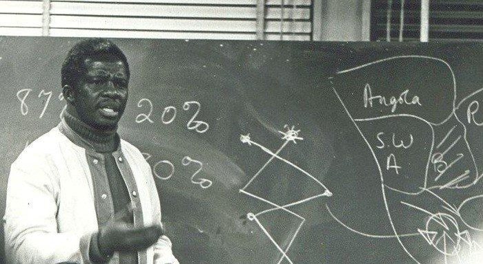 Mazisi Kunene lecturing at the London School of Economics